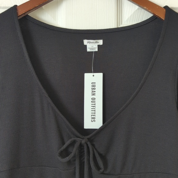 Kimchi Blue UO Quinn Ribbed Knit Ruched Scoop Neck Long Sleeve Crop Top Black L - Picture 2 of 12